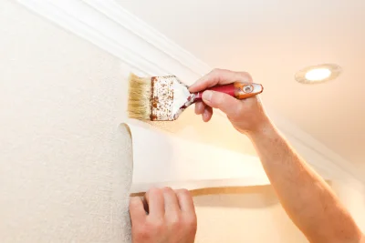 Pose de papier peint à Voyer — revêtements muraux et toiles de verre